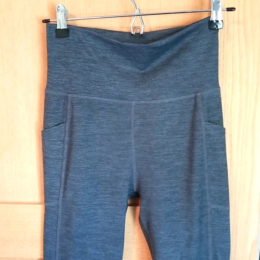 manduka high waisted leggings. S. blue heathered full length.